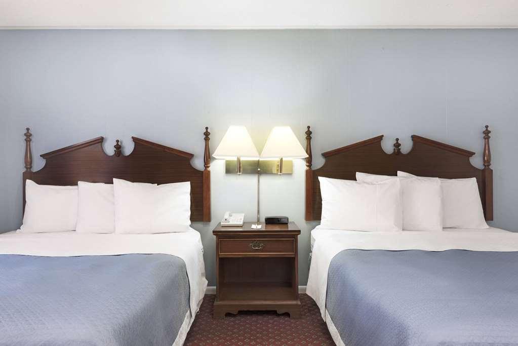 Travelodge By Wyndham Las Vegas Nm Room photo